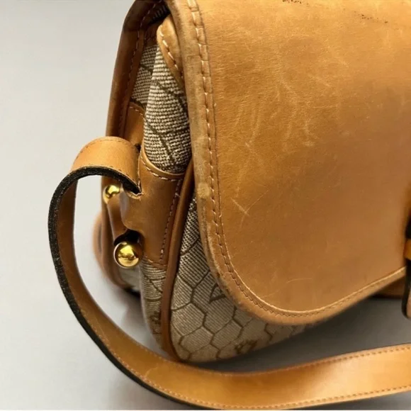 Elegant Tan and Cream Designer Shoulder Bag Set - Picture 3 of 16